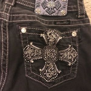 Miss Me Distressed Black Capri Size 26